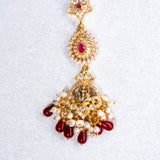 Deep Nakas Red Kundan And Polkis Gold Plated Maang Tikka
