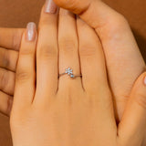 Forever shining Flower Ring in White Gold