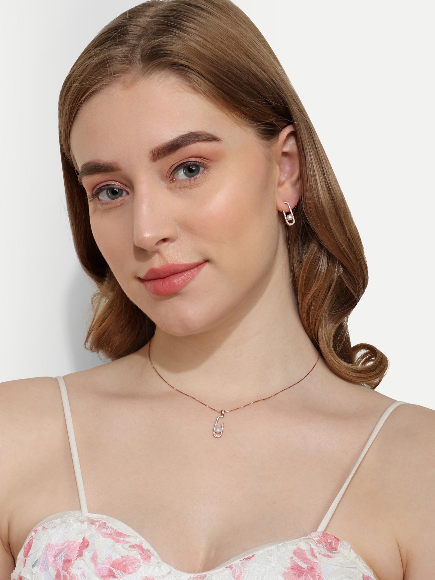 Exclusive pearl Pendant with earrings Rose Gold