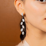 Leaf Droplets Earring In White Gold(5C)